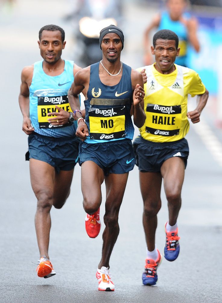 crédito Getty Images - Kenenisa Bekele (esq), Haile Gebrselassie (dir.) e Mo Farah (centro)